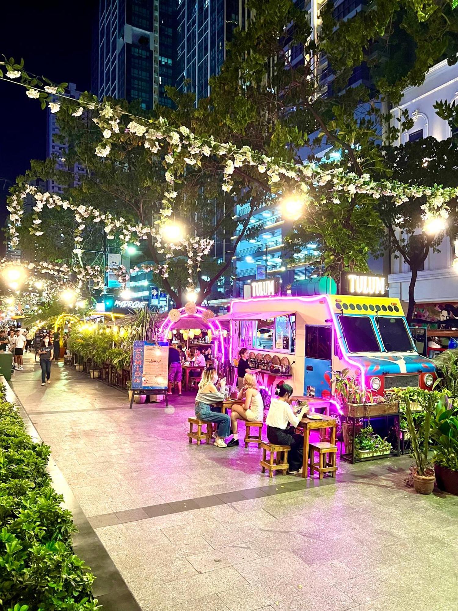 Daniella'S Modern & Cozy Suite In Uptown Bgc مانيلا المظهر الخارجي الصورة